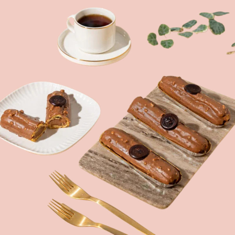 Schokoladen-Haselnuss-Eclair